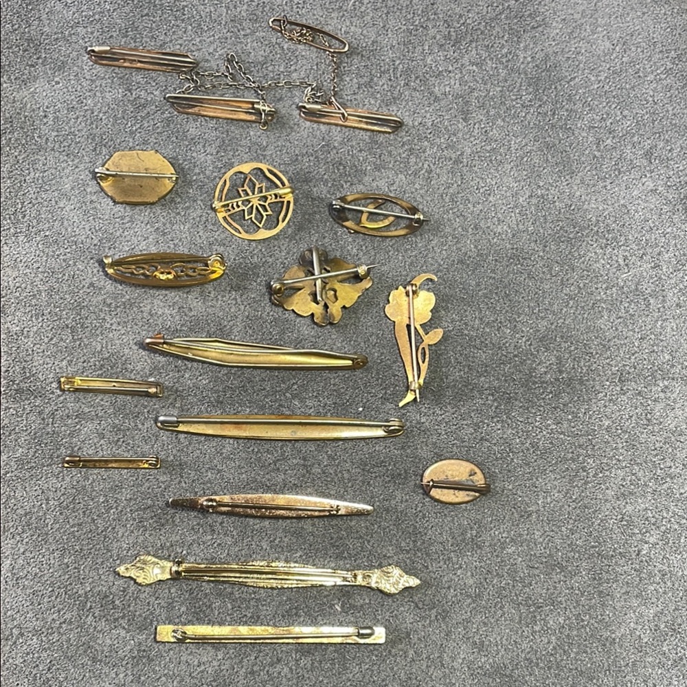 Lot of Vintage Bar Brooches and Scatter Pins - Picture 5 of 10